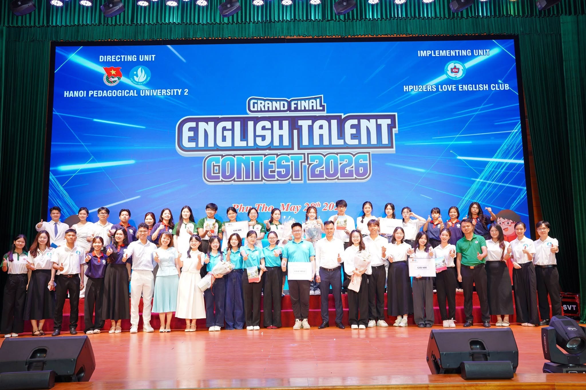 SINH VIÊN KHOA TIẾNG ANH ĐẠT THÀNH TÍCH ẤN TƯỢNG TẠI SÂN CHƠI 